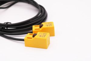 Square <strong>proximity</strong> switch sensing distance 5mm 18 * 18mm <strong>inductive</strong> <strong>sensor</strong> metal position <strong>sensor</strong> - Product Image 2