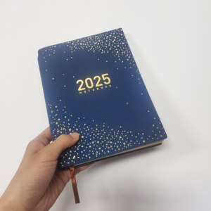 Оптовая продажа, Заказные логотипы, кожаный ежедневный 2025 блокнот с датами - Product Image 1