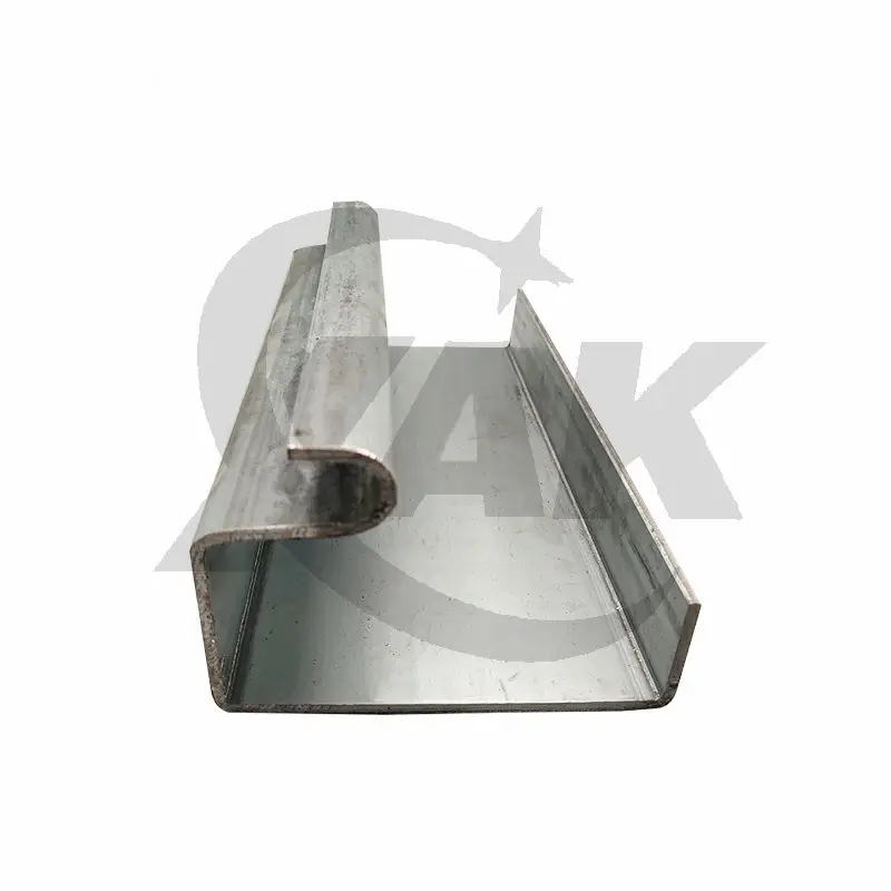 XAK OEM Acero especial formado en frío Acero galvanizado Metal C U Z L Formas especiales Perfil de canal de acero Tamaño