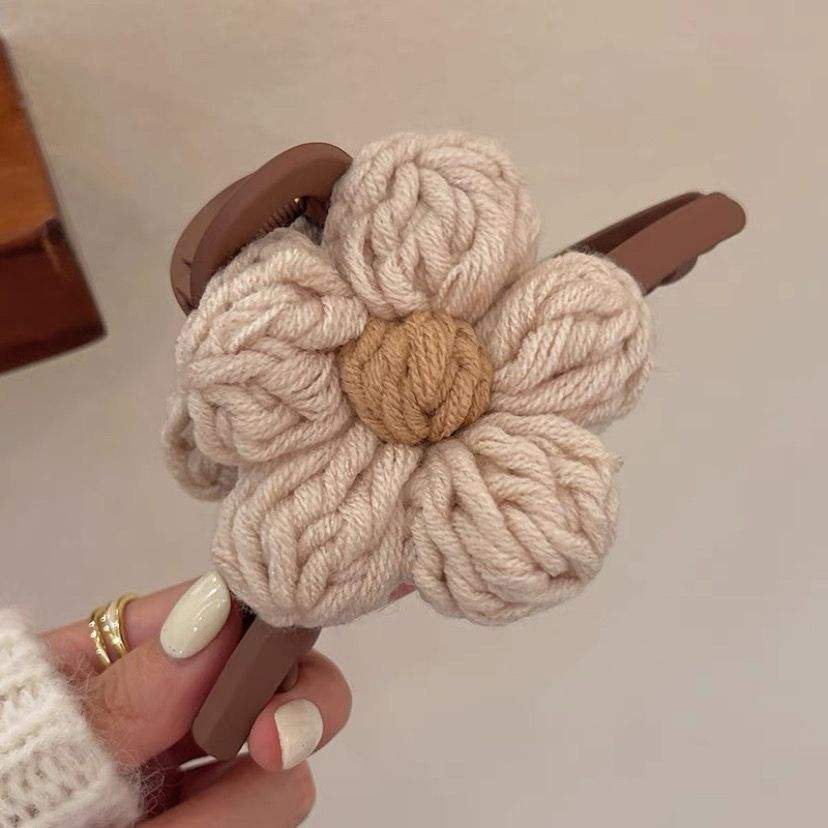 กิ๊บติดผมดอกไม้ชานม2สี