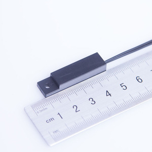 L30X6mm Rechteckiger Kunststoff-Reed-Näherung sensor Normaler weise offener und normaler weise geschlossener magnetischer Reedsc halter mit 2 Drähten - Product Image 1