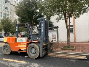 China Heli 10/12-Ton Internal Combustion Forklift Hangzhou 7/10 Logistics Vehicle for <strong>Loading</strong> <strong>and</strong> <strong>Unloading</strong> Competitive <strong>Price</strong> - Product Image 4