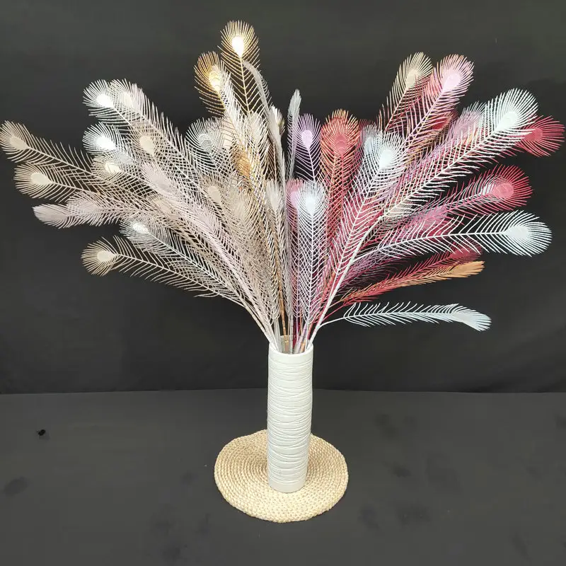AF23237 artificiale 5 rami coda di pavone foglie foglia di pavone di plastica per la decorazione della disposizione dei fiori del giardino di casa di nozze
