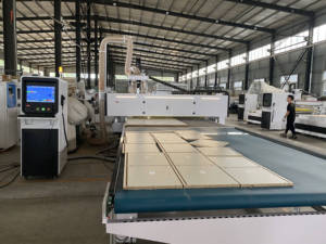 Bester CNC-Fräser für die Schrank herstellung CNC-Holz schneide maschine mit automatischer Lade-Entlade kennzeichnung