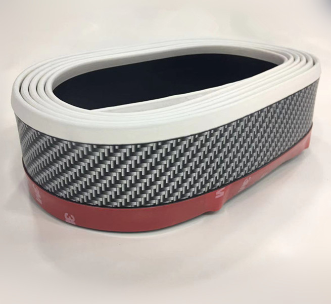 In fibra di carbonio nero con bianco trim