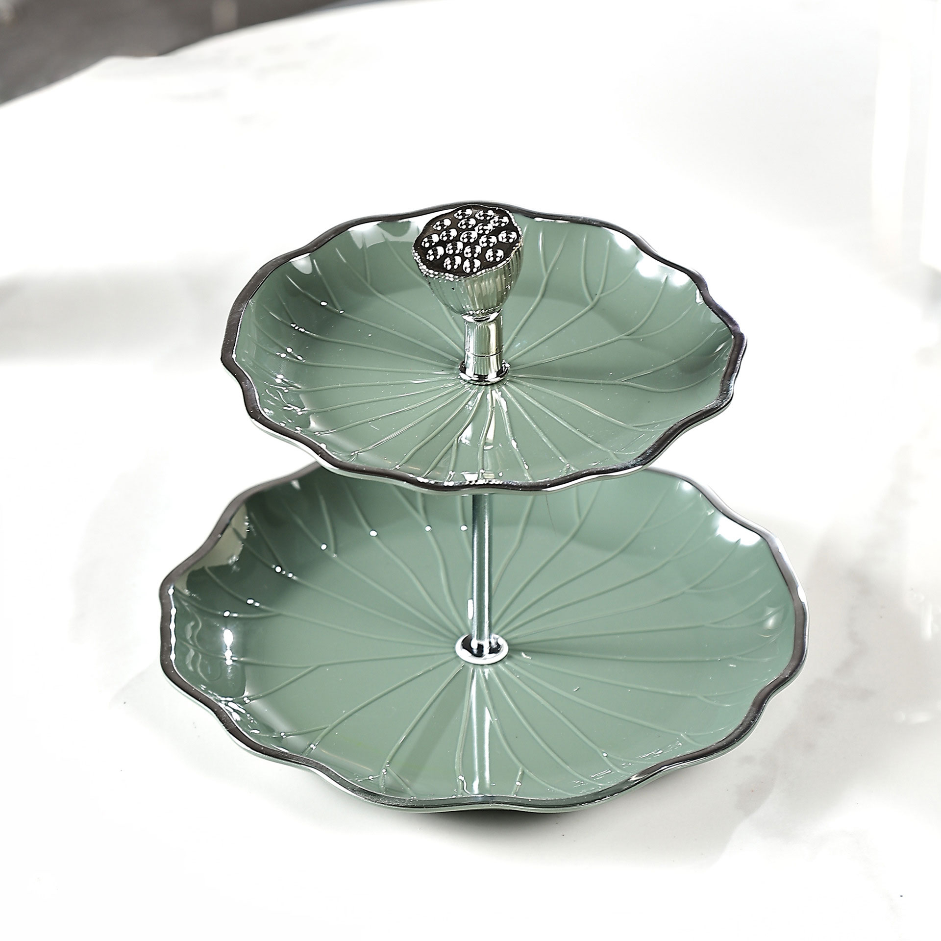 Assiette à fruits Lotus à bordure argentée - vert grisâtre - petit modèle double étage