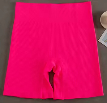 Short rouge