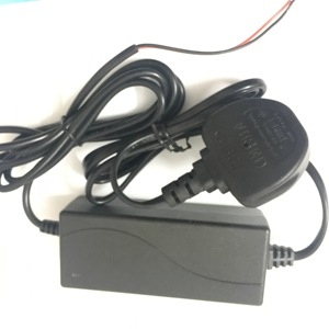 充電式バッテリーで複数のLEDライトを充電する1S 4.2V 4Aリチウムイオンバッテリー充電器 - Product Image 5