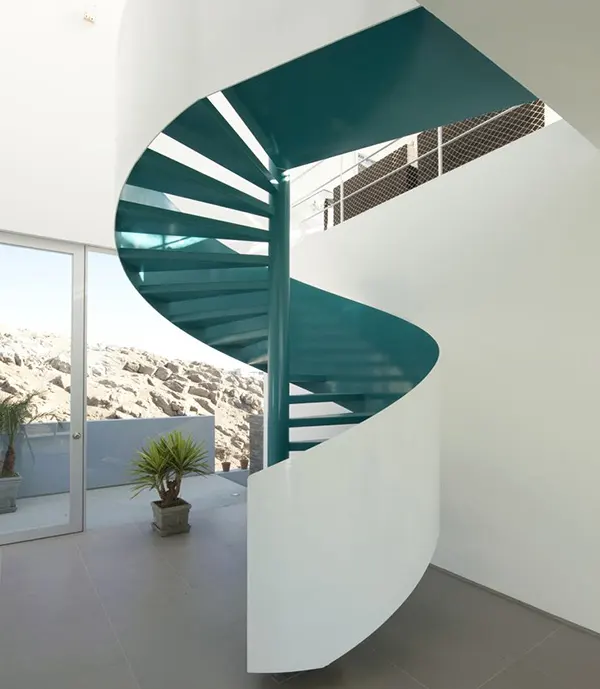 Moderno Interior de Metal curva escaleras espacio pequeño de vidrio escalera en espiral