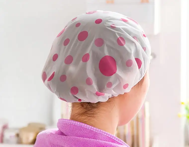 1 adet renk rastgele nokta su geçirmez duş başlığı kalınlaşmak elastik banyo şapka banyo kap kadınlar için saç Salon banyo ürünleri