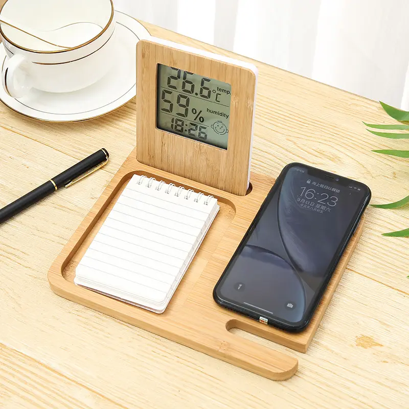 Sitio web de reloj digital con día y fecha Reloj de escritorio de bambú con cargador inalámbrico Reloj para Iphone