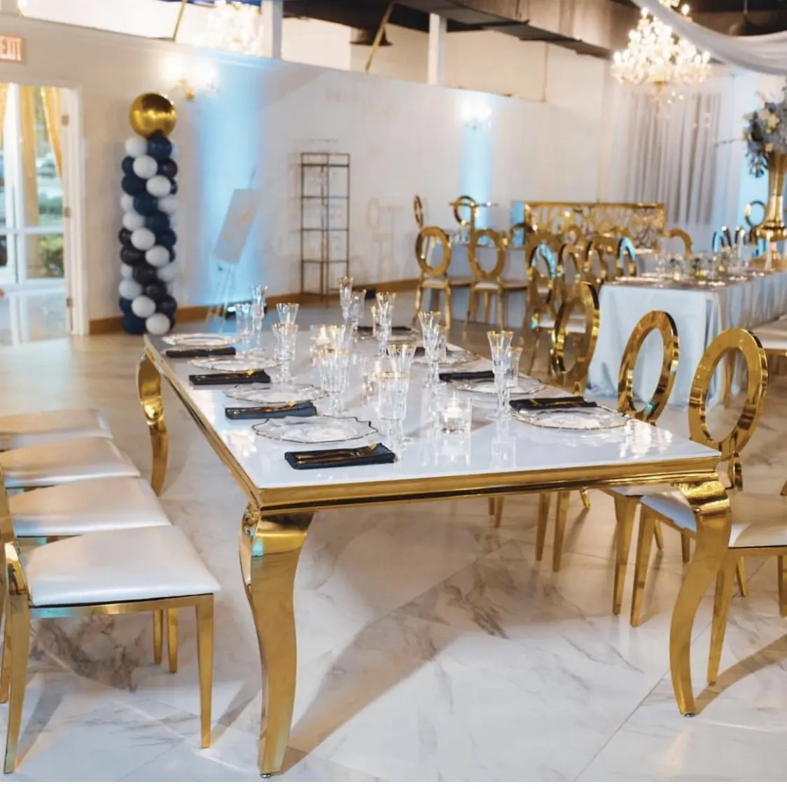 लाइट ग्लास डाइनिंग टेबल और चेयर सरल फैशन होटल रेस्तरां आयताकार डाइनिंग टेबल स्टेनलेस स्टील लक्जरी आधुनिक गोल्डन