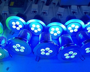 DMX512スマートRGB RGBW LEDレシックダウンライト5x8W DC24Vテンタブルシーリングライト建築 & 商用利用 - Product Image 6