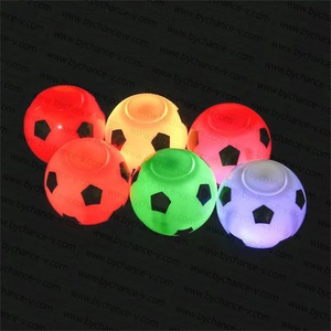 Thể Thao Đảng Tổ Chức Sự Kiện Món Quà Miễn Phí Phát Sáng Trong Bóng Tối Sáng Ngón Tay Đồ Chơi LED Mini Bóng Đá <span class=keywords><strong>Spinner</strong></span> Fidget Đồ Chơi Cho Viên Nang Đồ Chơi Phụ - Product Image 4