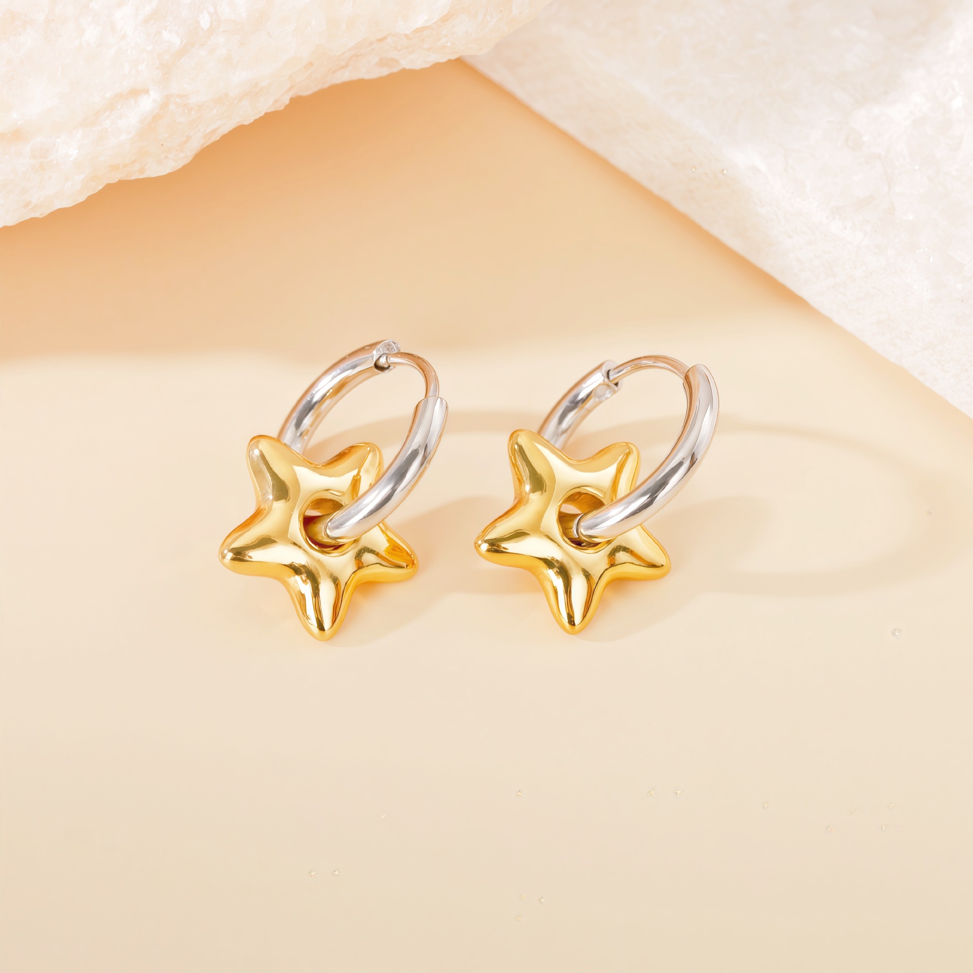 Boucles d'oreilles 2*10 étoile à cinq branches 12*12mm bicolore