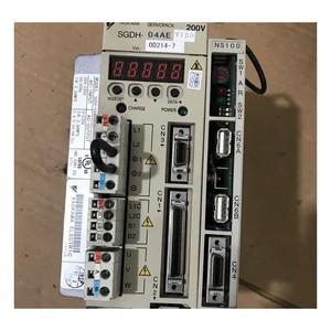 Servomotore SGDH-04AEY150 nuovo e originale per controller PLC PAC dedicato Stock disponibile servomotore YASKAWA - Product Image 1