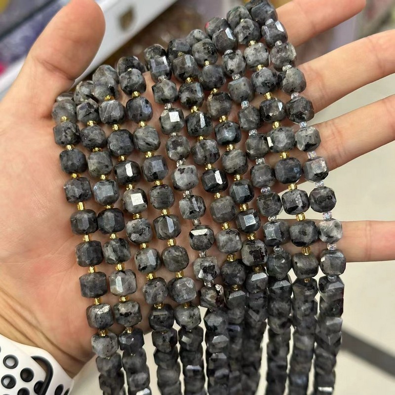 25 Larvikite