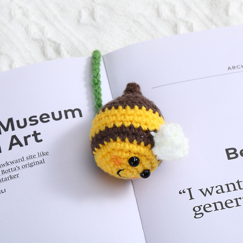 Little bee bookmark