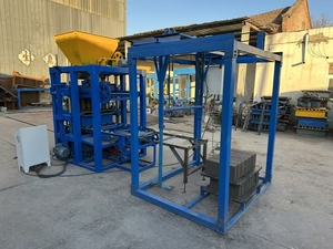 QT4-24 blocco di cemento che fa la macchina blocco di cemento che fa la macchina stampo per il blocco solido e cavo