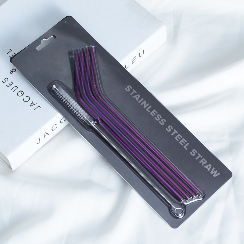 ensemble de pailles courbées violettes