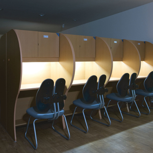 Koreanischer Lese tisch Nr. 4 Kompakter verstellbarer Schreibtisch für kleine Räume Stahlrahmen und ergonomisches <span class=keywords><strong>Design</strong></span> Made in Korea - Product Image 3