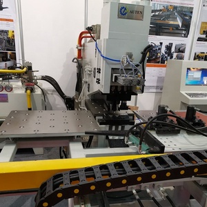 De alta velocidad de la placa del CNC de la máquina de perforación con estampado modelo de función BNC100