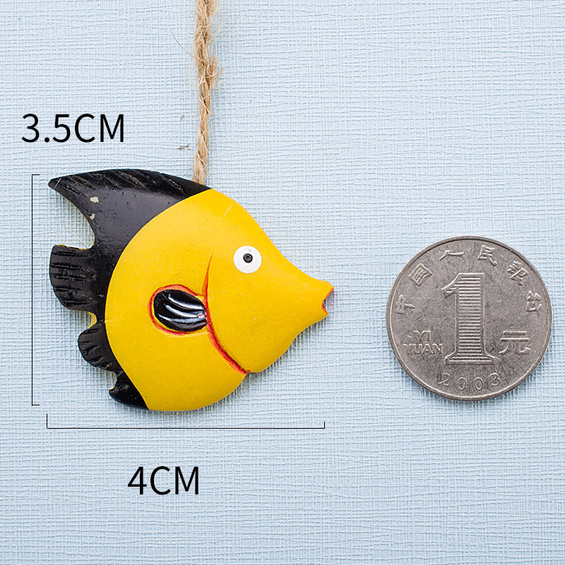single yellow fish