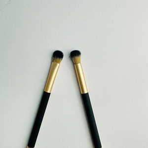 Yeni moda <span class=keywords><strong>16cm</strong></span> fırçalar Set göz farı kadınlar siyah ve altın çift göz farı karıştırma kapatıcı fırça