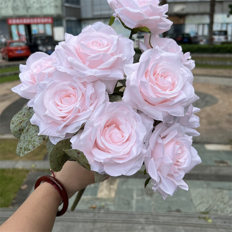 #4 Bouquet di rose in seta a 9 teste