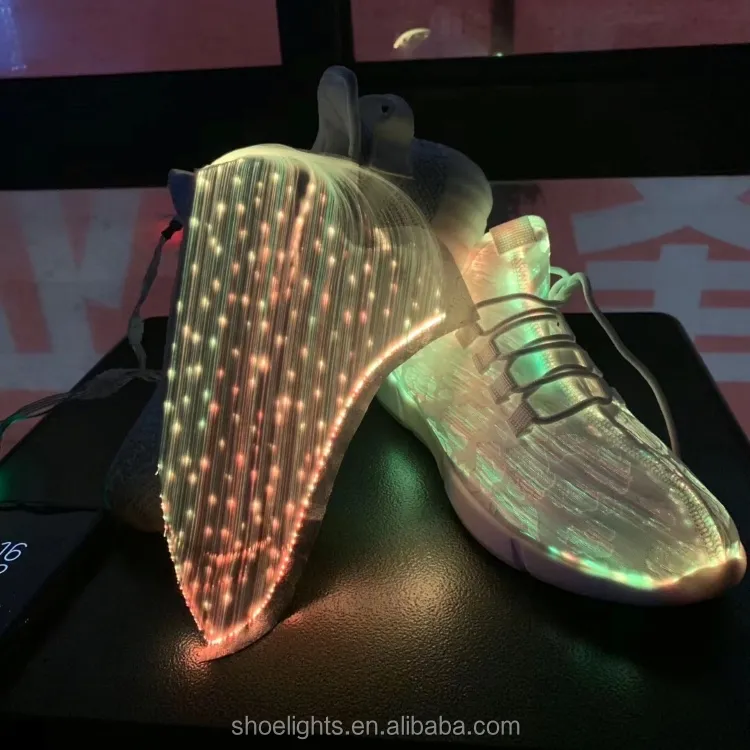 Scarpe a buon mercato accessori di ricarica in fibra Ottica illuminazione A LED colorata scarpe da uomo delle donne della scarpa da tennis scarpe