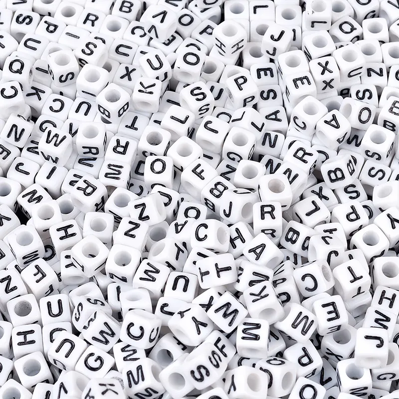 Perles de lettres de l'alphabet en acrylique, Cube carré de 6mm pour la fabrication de bracelets, de bijoux, de lettres noires et blanches, vente en gros