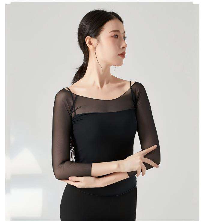 Seulement un manteau noir