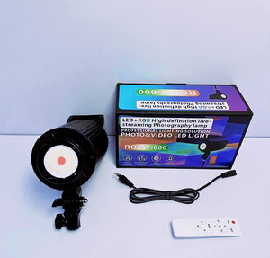 Tüm fotoğrafçılık ve Youtube ihtiyaçları için ayarlanabilir renk sıcaklığı ile profesyonel RGB LED Video ışığı seti - Product Image 1