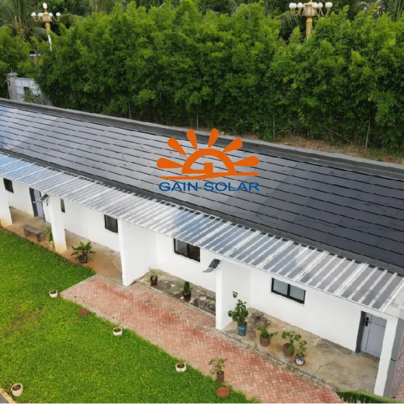 مواد بناء صديقة للبيئة مع تصنيع خالية من الكربون لوحات طاقة شمسية BIPV بلاطات سطح زجاجية تعمل بالطاقة الشمسية من PV