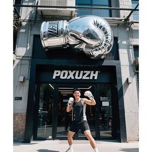 รูปปั้นถุงมือชกมวยรุ่นใหม่-หน้าจอหน้าร้านสามมิติ-สิ่งของสำคัญสำหรับการจัดการการไหล - Product Image 2
