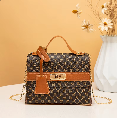 น้ำตาลอ่อน