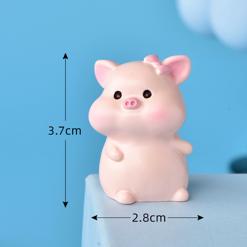 colorful Miss Pig go home on the 7th