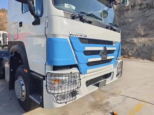 SINOTRUK HOWO yeni 400hp traktör kamyon Euro 2 10-Wheelers 6*4 hava süspansiyon sürücü koltuğu ile doğrudan satış
