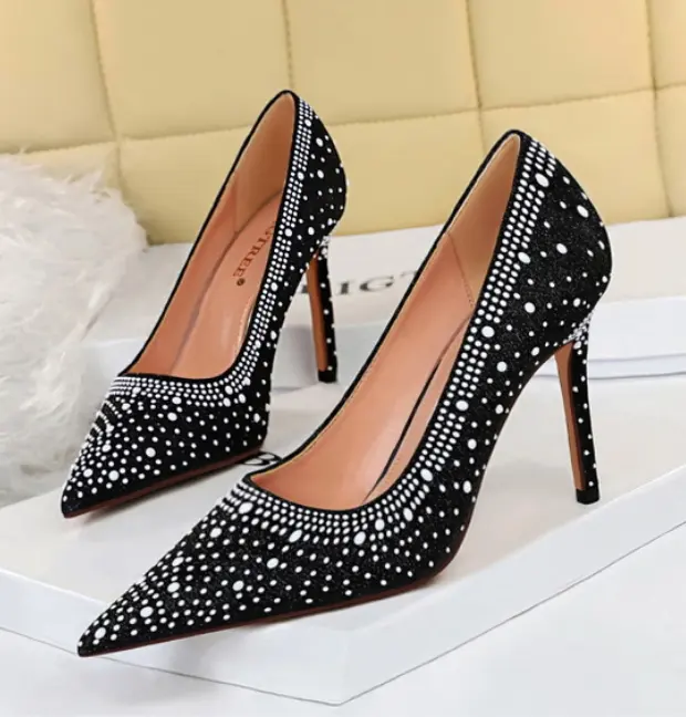 Scarpe tacco alto sottile con strass a punta in pelle scamosciata da donna sexy coreana 42 43