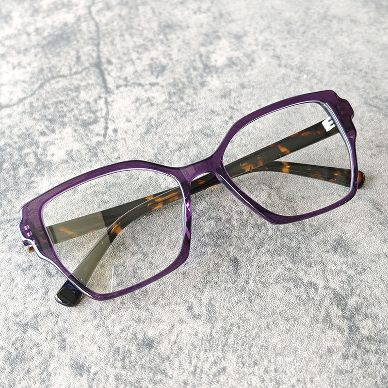 สีม่วง/เต่า