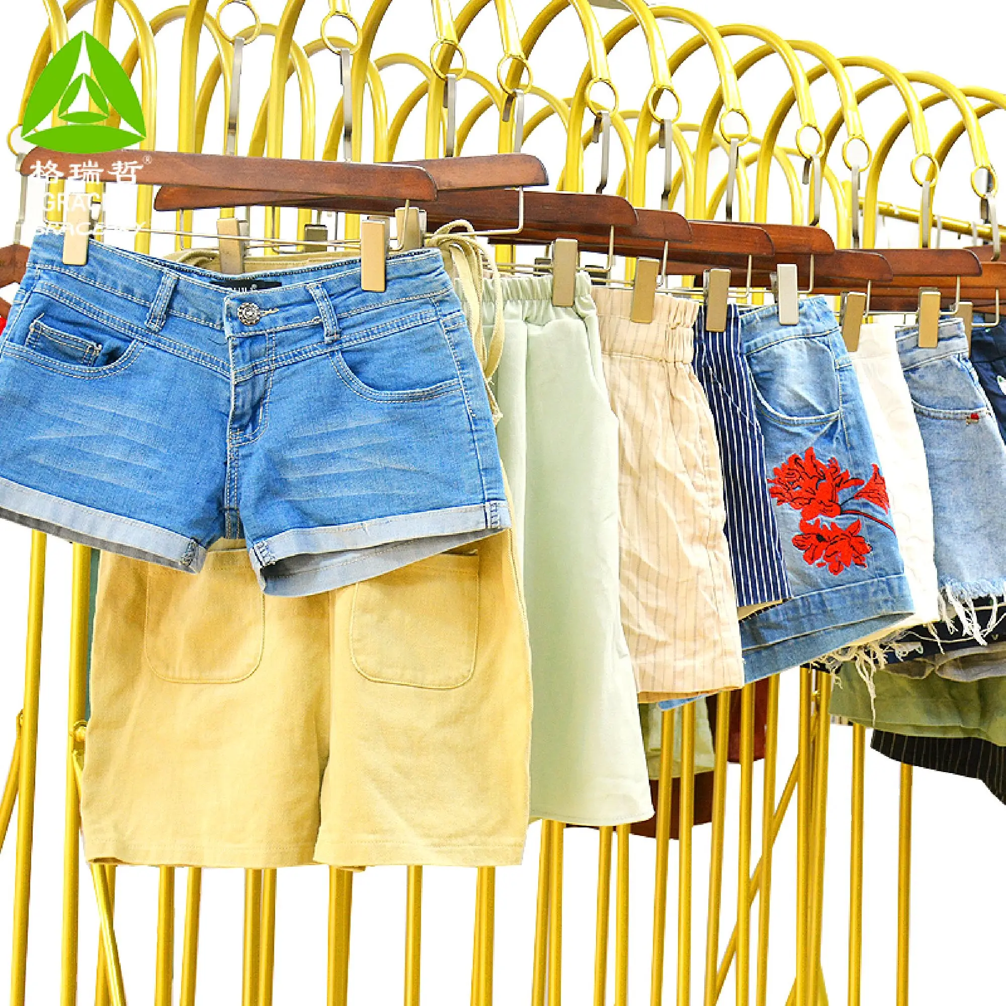 Gracer Mix Vêtements de seconde main pour femmes Shorts serrés Tissu usagé Guangzhou pour femmes Pantalons d'été Hommes Adultes Pantalons cargo Bagi Pants