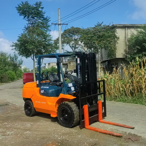 Achieve Precise <strong>Material</strong> <strong>Handling</strong> with the Accurate Sideshift <strong>Function</strong> <strong>of</strong> the Toyota 4-ton Forklift. - Product Image 2