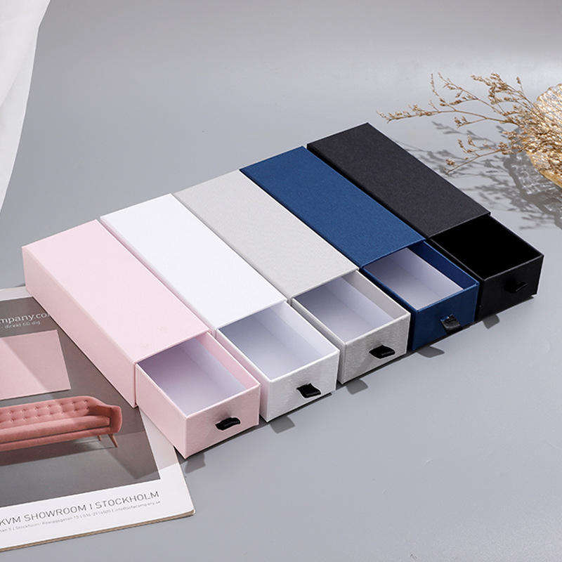 Caja de papel blanco