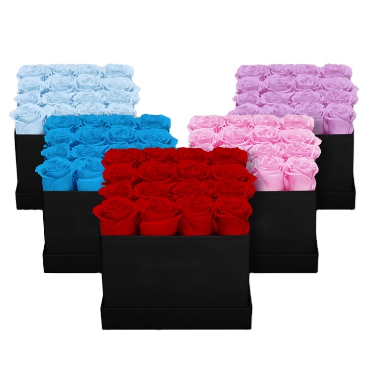 16 Roses dans une boîte carrée