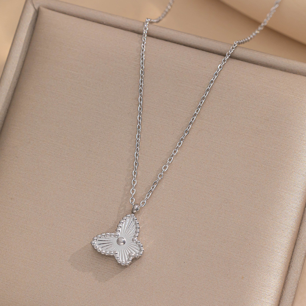 713 collier papillon unique couleur acier
