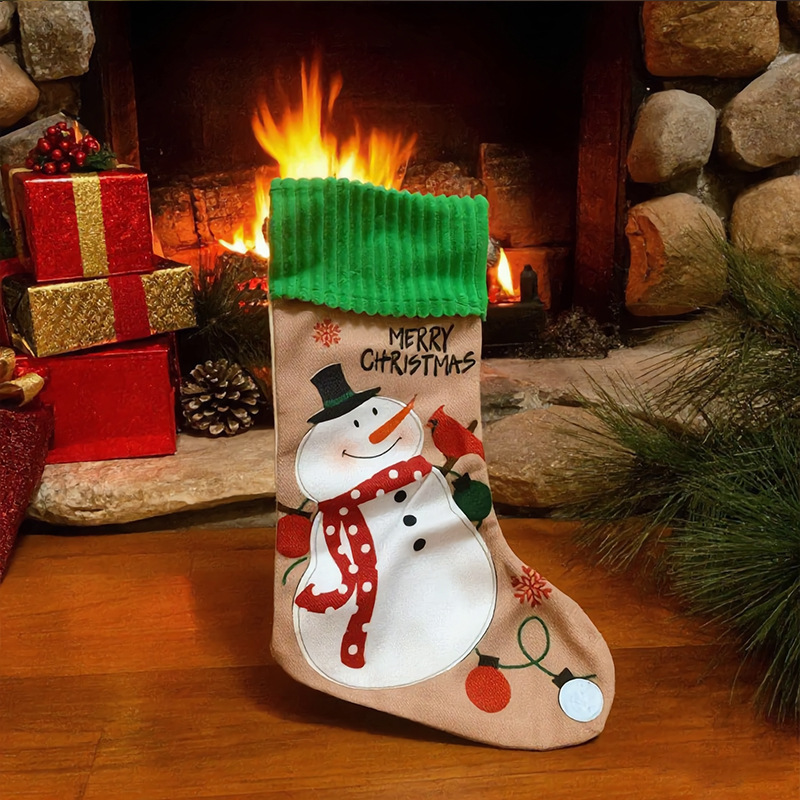 Chaussettes bonhomme de neige à chevrons bordés de vert