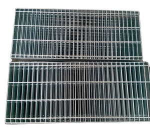 Various Specification Safe Reliable Q235B Q335B <strong>A36</strong> Ss304 Galvanized <strong>Steel</strong> Serrated <strong>Grating</strong>