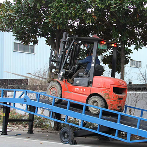 Puente de embarque móvil de 8 toneladas, plataforma de descarga, rampa de carga de coche para contenedor