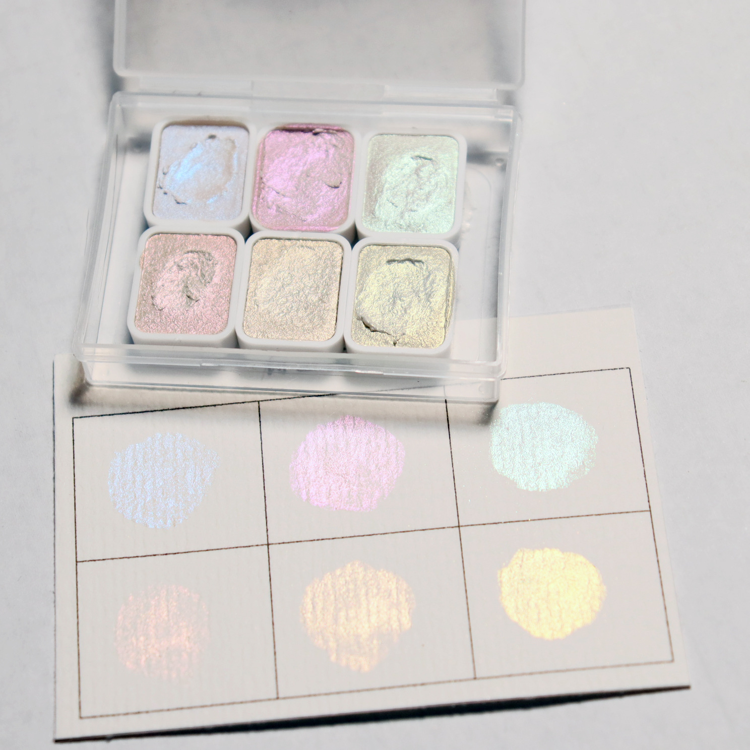 Boîte transparente 6 couleurs "Neige Cachée" - 1 ml
