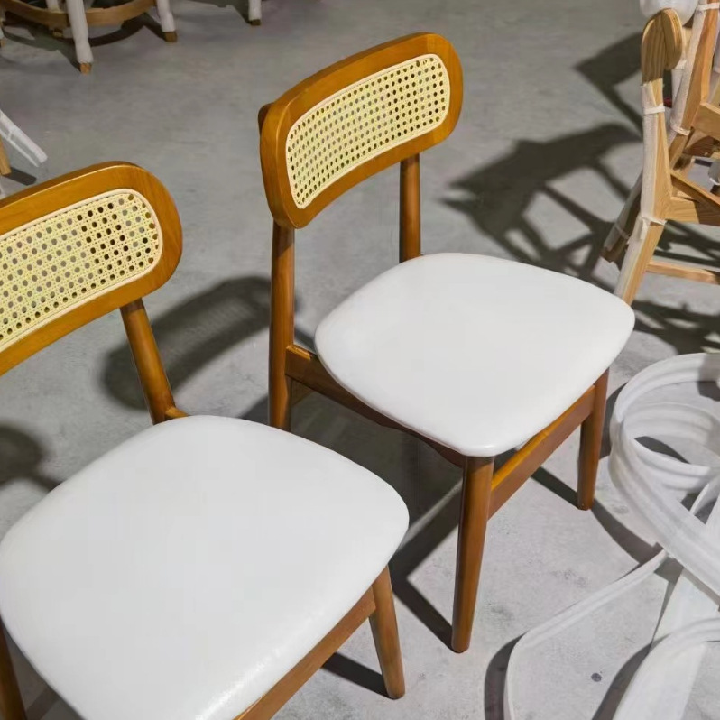 Chaise en rotin tressé et bois massif 3 (modèle de vente en volume)